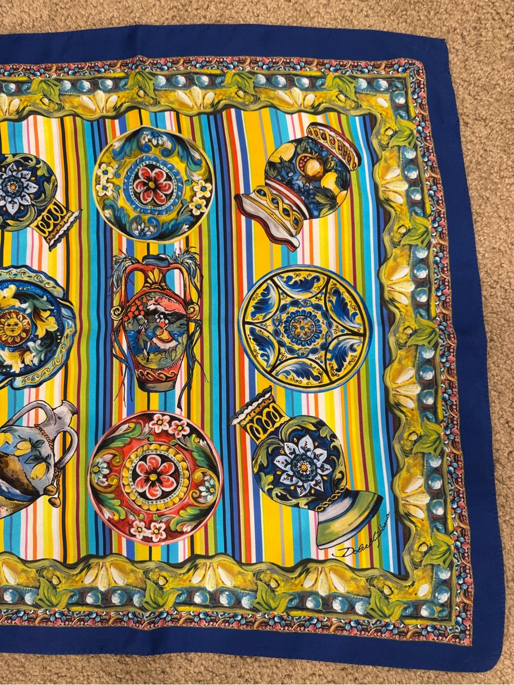 Dolce & Gabbana Majolica Pottery Print Silk Scarf 26x26 Made in Italy luxury - Picture 3 of 6